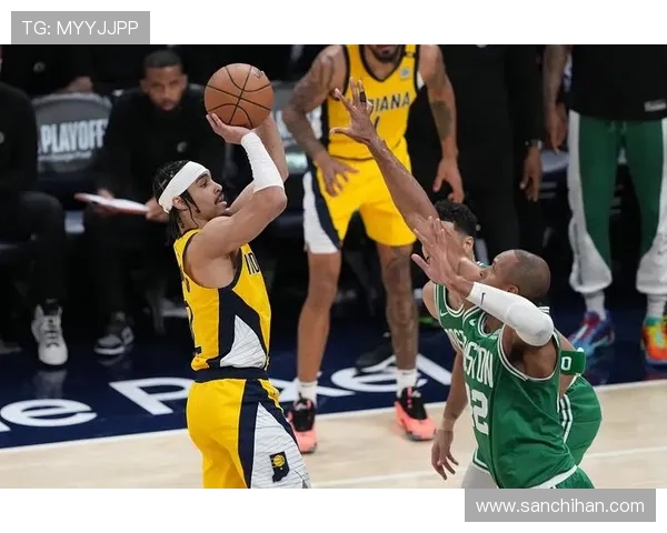 内姆哈德精准突分特纳轻松接球双手暴扣展现惊人爆发力